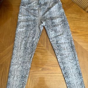 Noli leggings. Size: Large